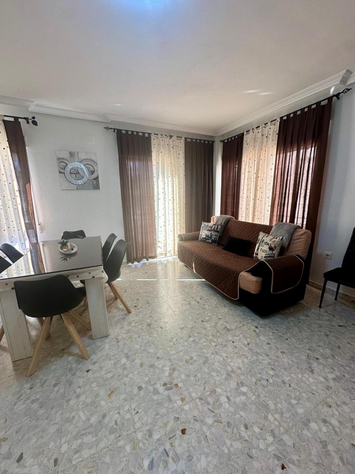 A.T. La Plaza Apartment Calamonte ภายนอก รูปภาพ