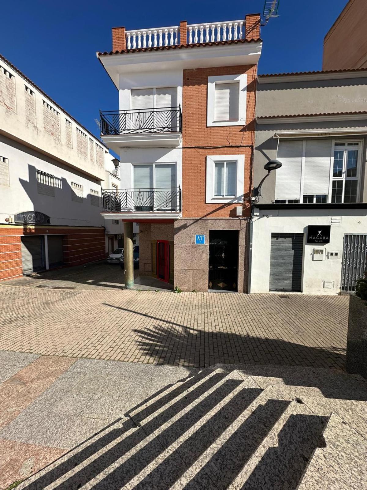 A.T. La Plaza Apartment Calamonte ภายนอก รูปภาพ