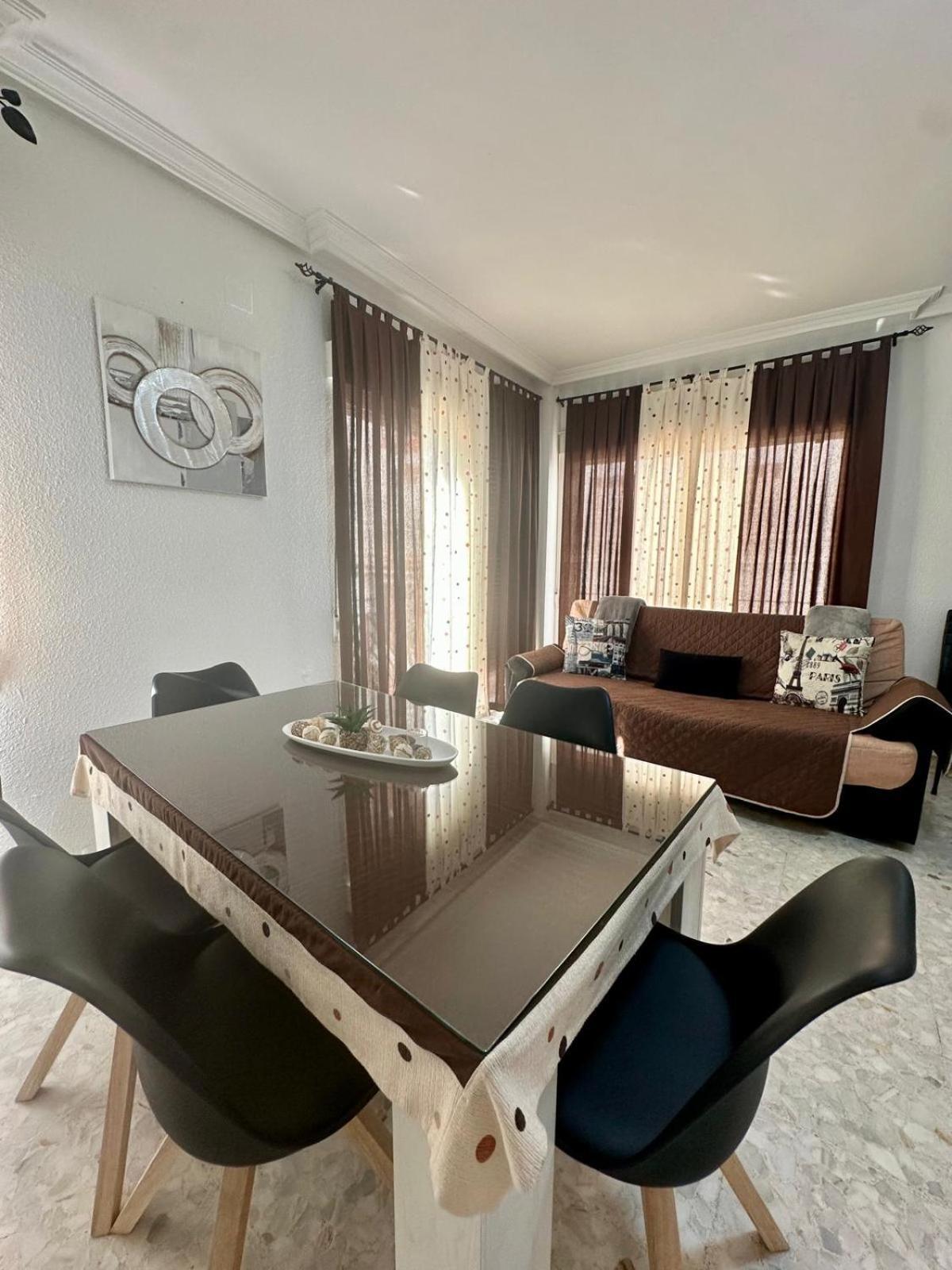 A.T. La Plaza Apartment Calamonte ภายนอก รูปภาพ